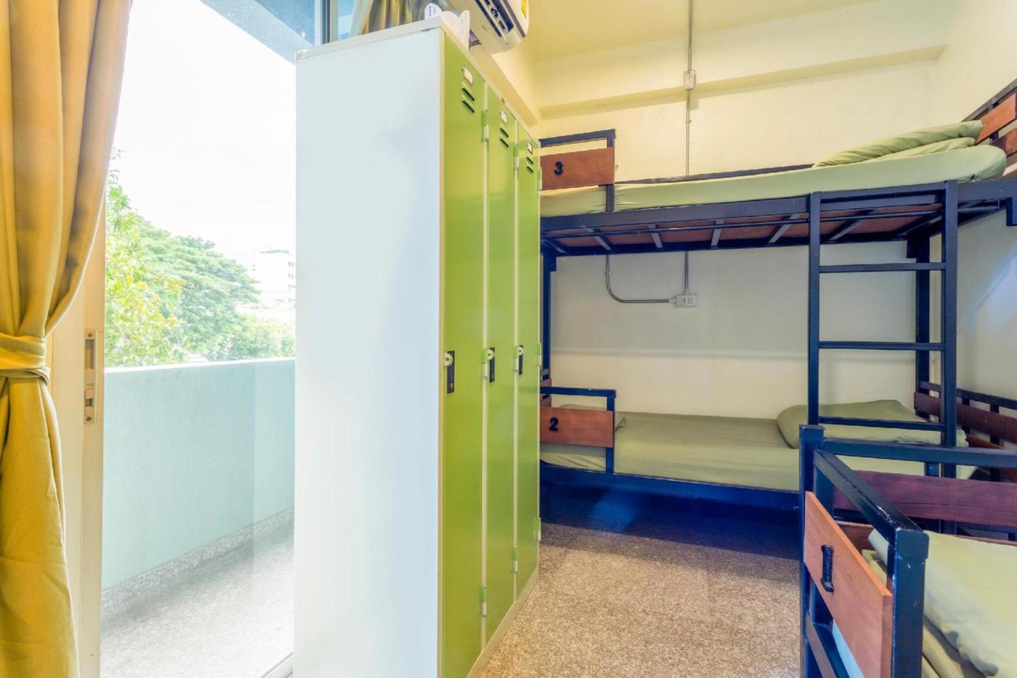 Oyo 928 Leaf Hostel Čiang Mai Exteriér fotografie