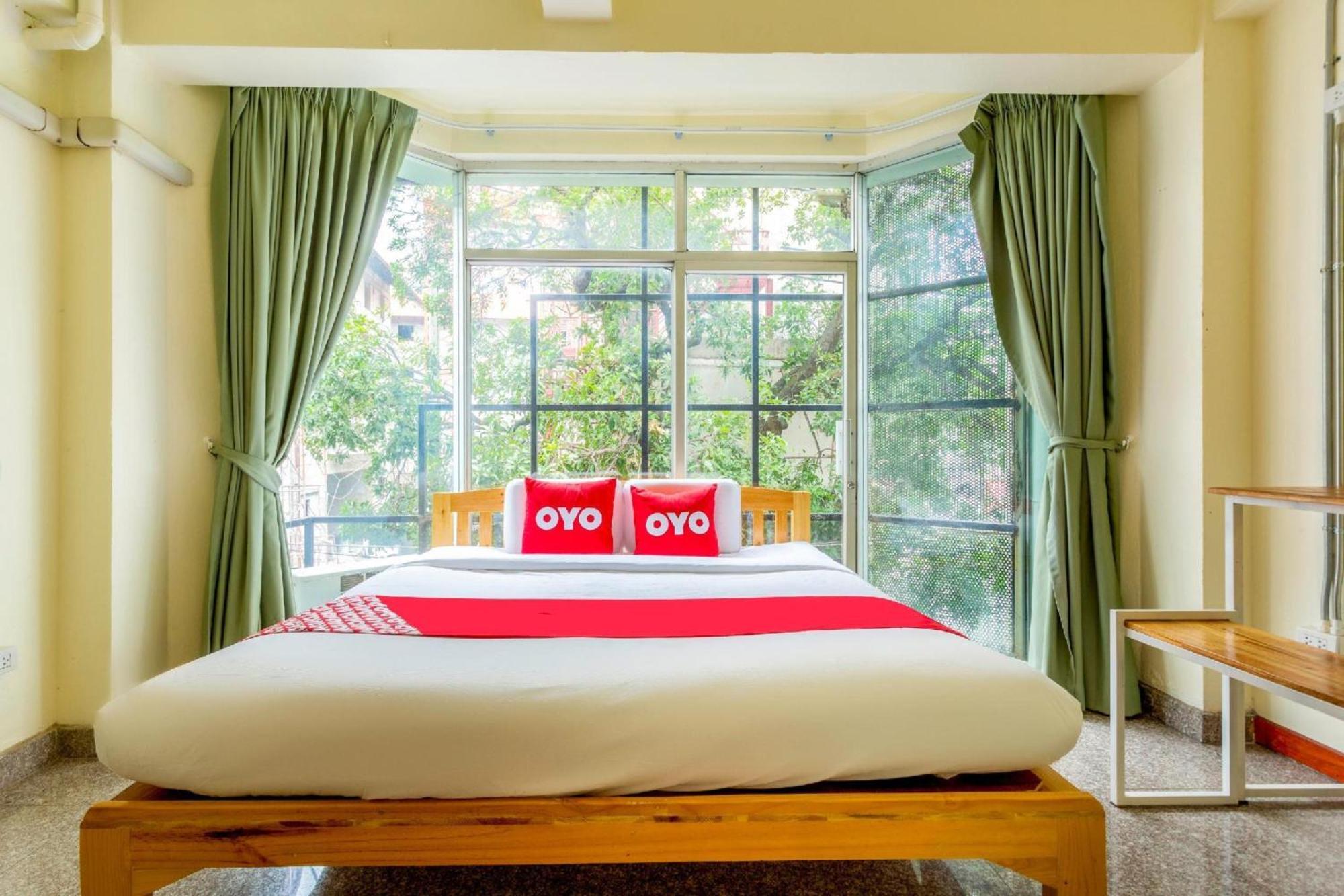 Oyo 928 Leaf Hostel Čiang Mai Exteriér fotografie