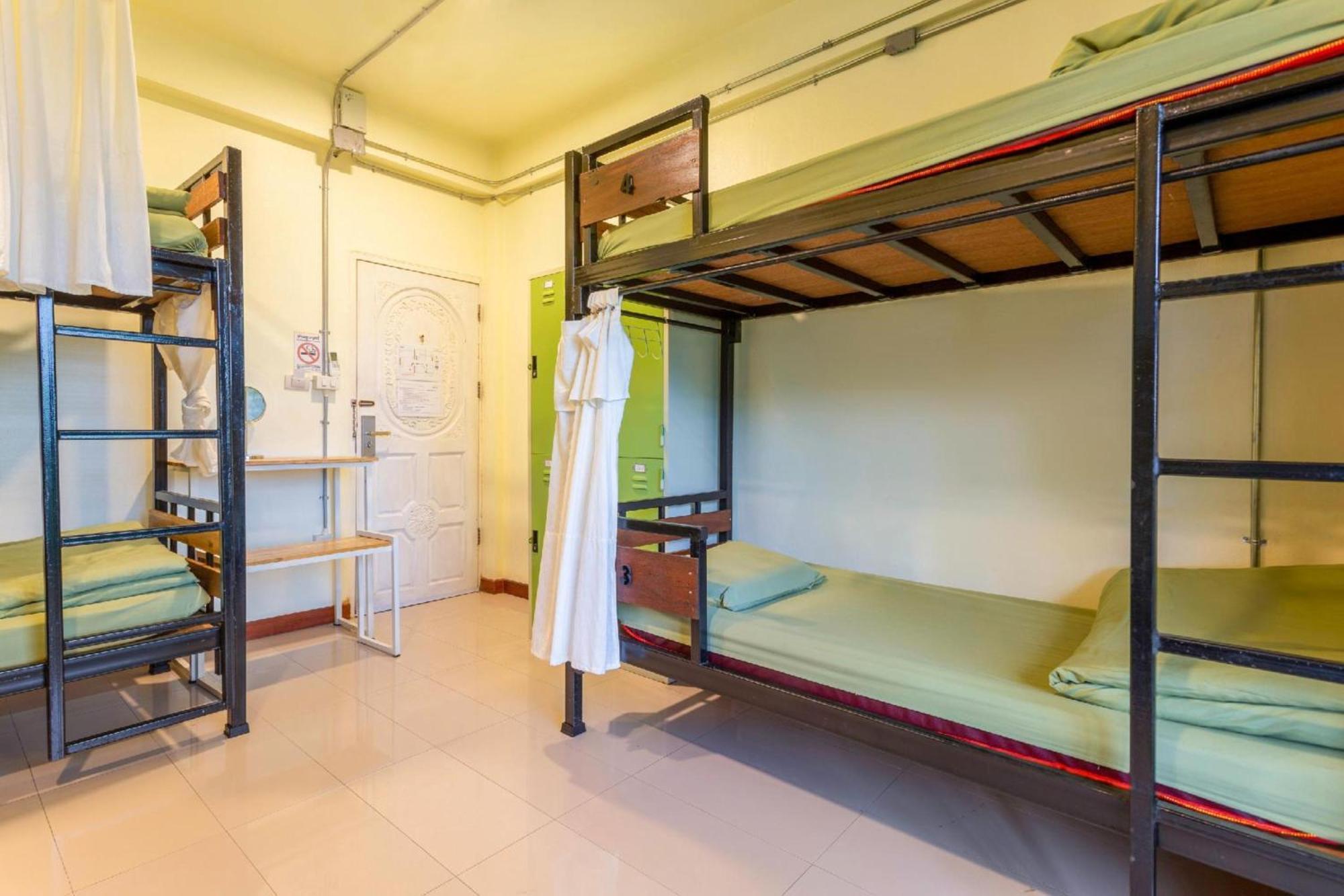Oyo 928 Leaf Hostel Čiang Mai Exteriér fotografie