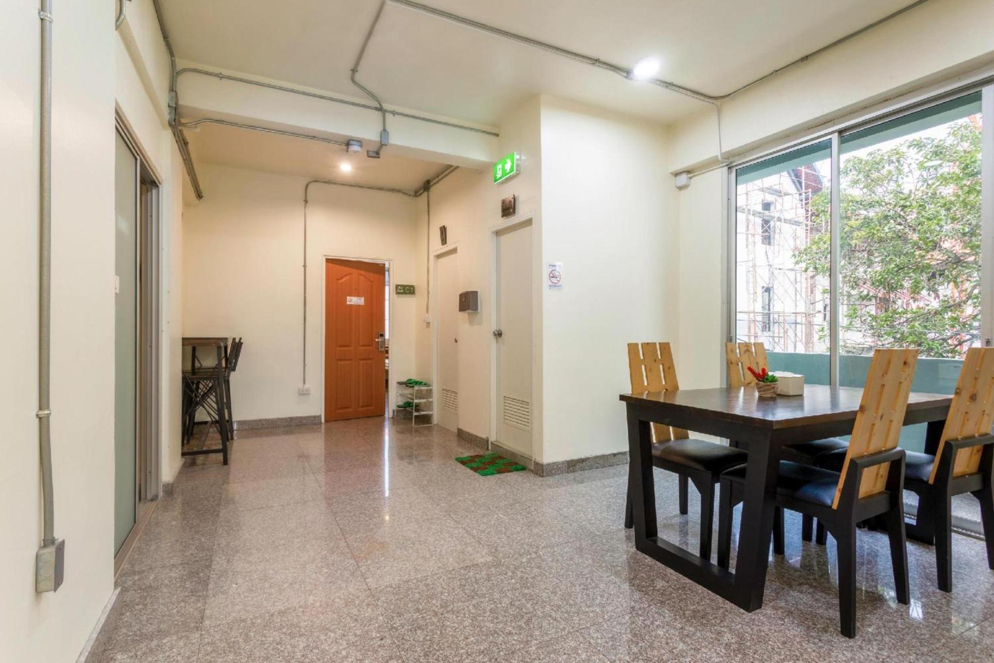 Oyo 928 Leaf Hostel Čiang Mai Exteriér fotografie