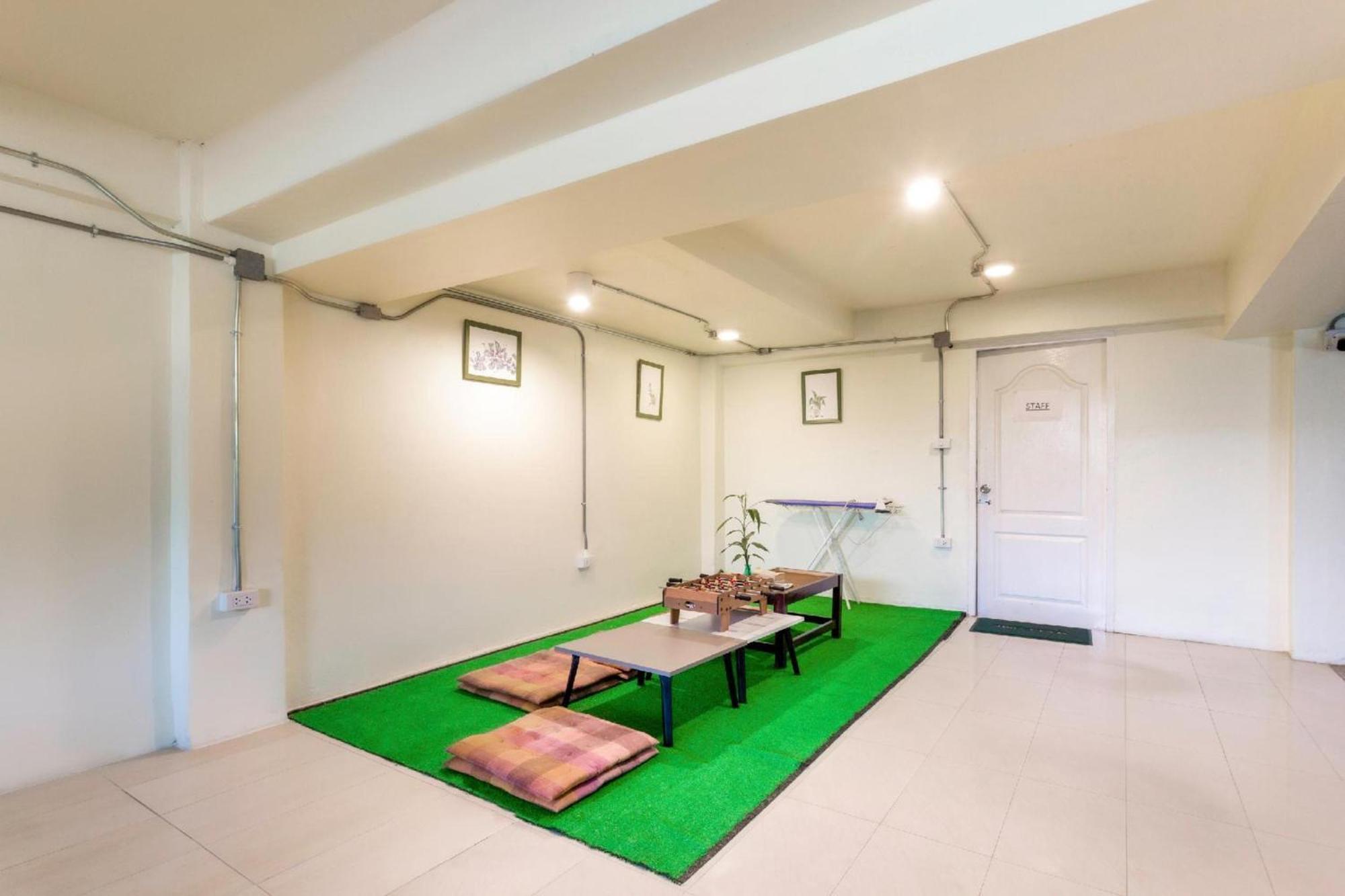 Oyo 928 Leaf Hostel Čiang Mai Exteriér fotografie